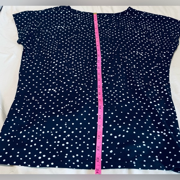 T Tahari short sleeve black white polka dot faux twist knot blouse - Picture 6 of 8